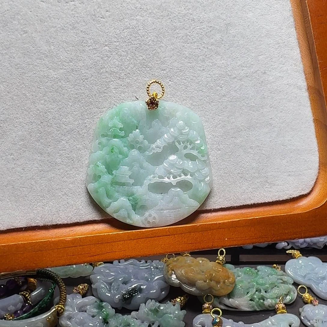 吊坠(赠链)未镶嵌翡翠