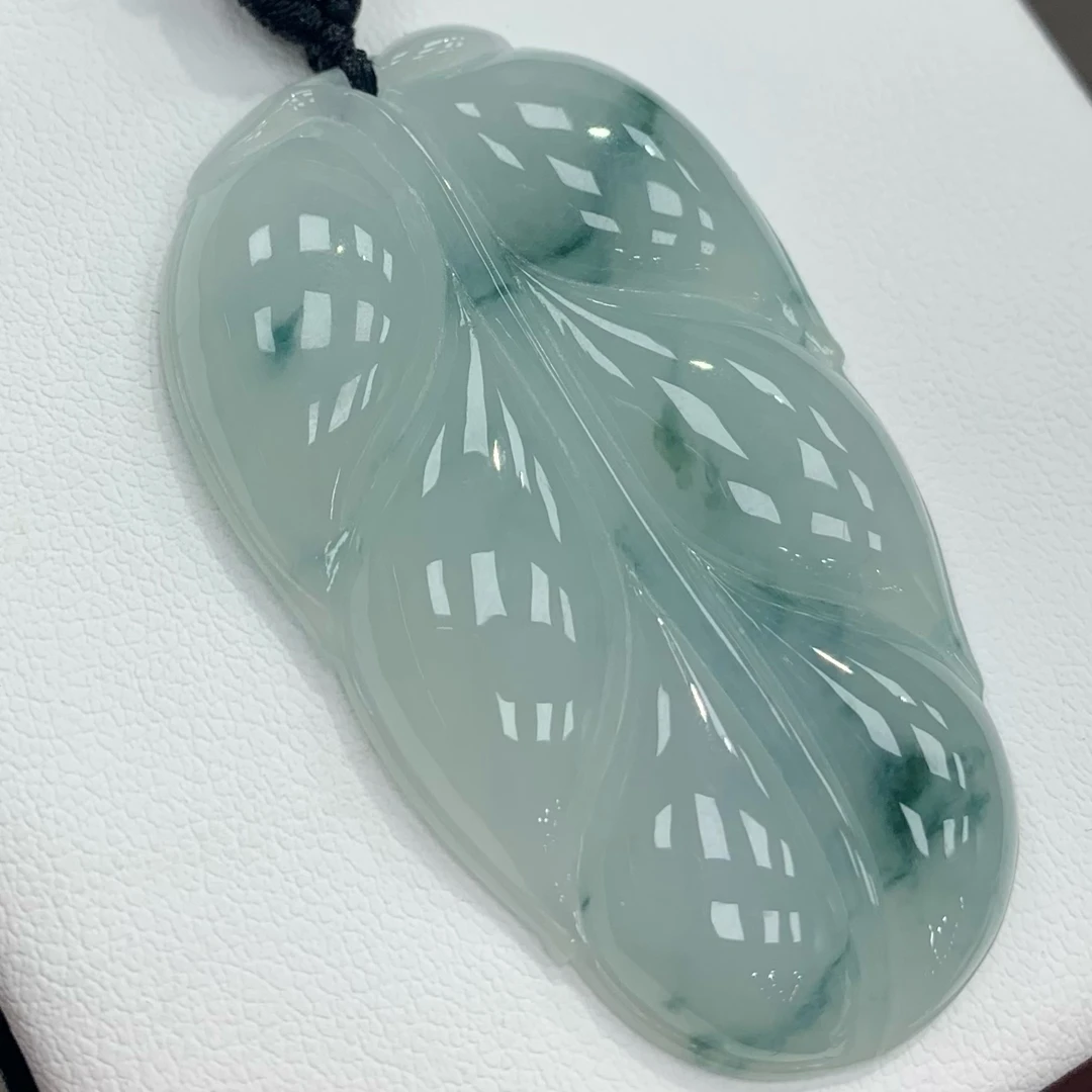 八七珠宝翡翠飘花大叶子 多样性发一件 天然A货翡翠