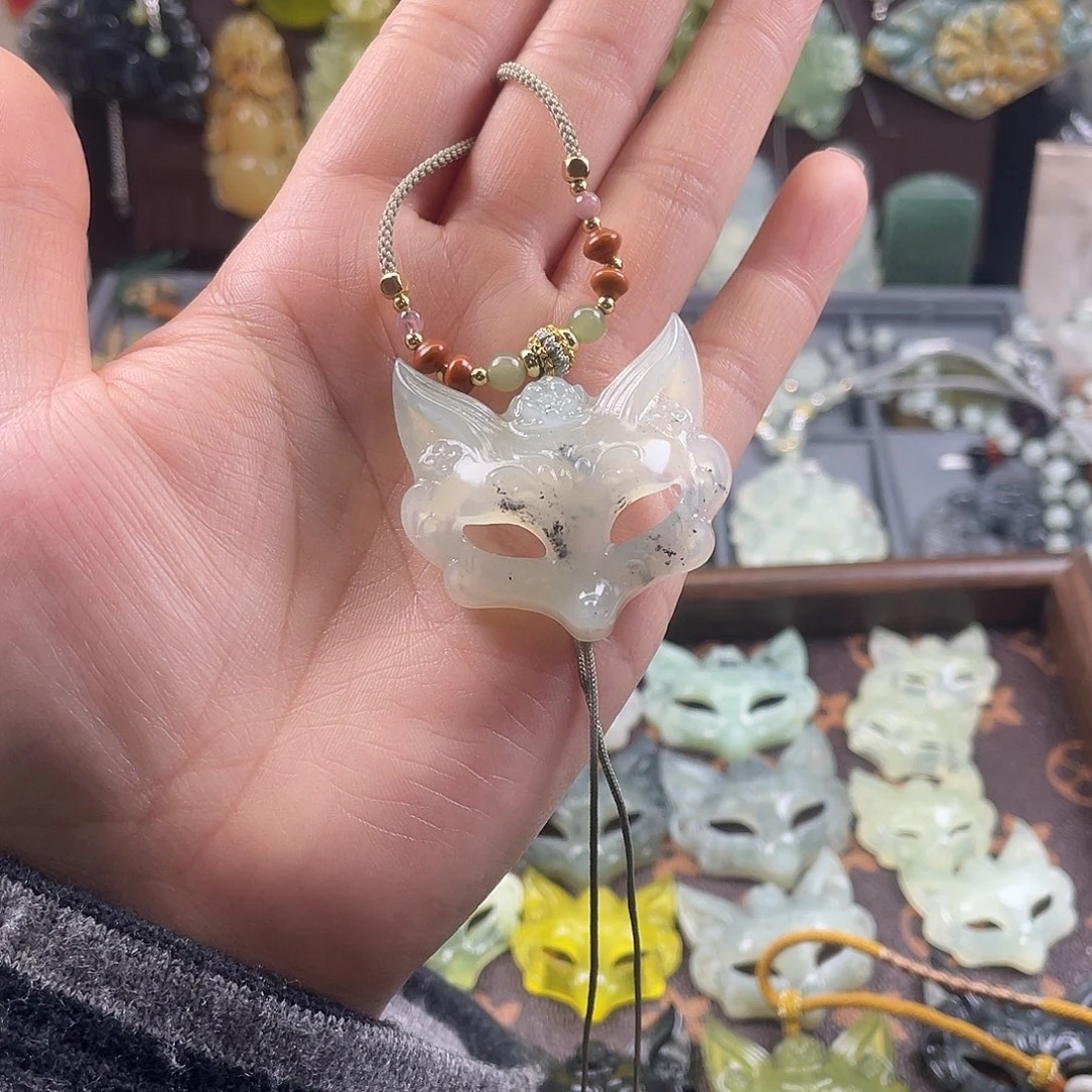 岫玉未镶嵌吊坠(赠链)