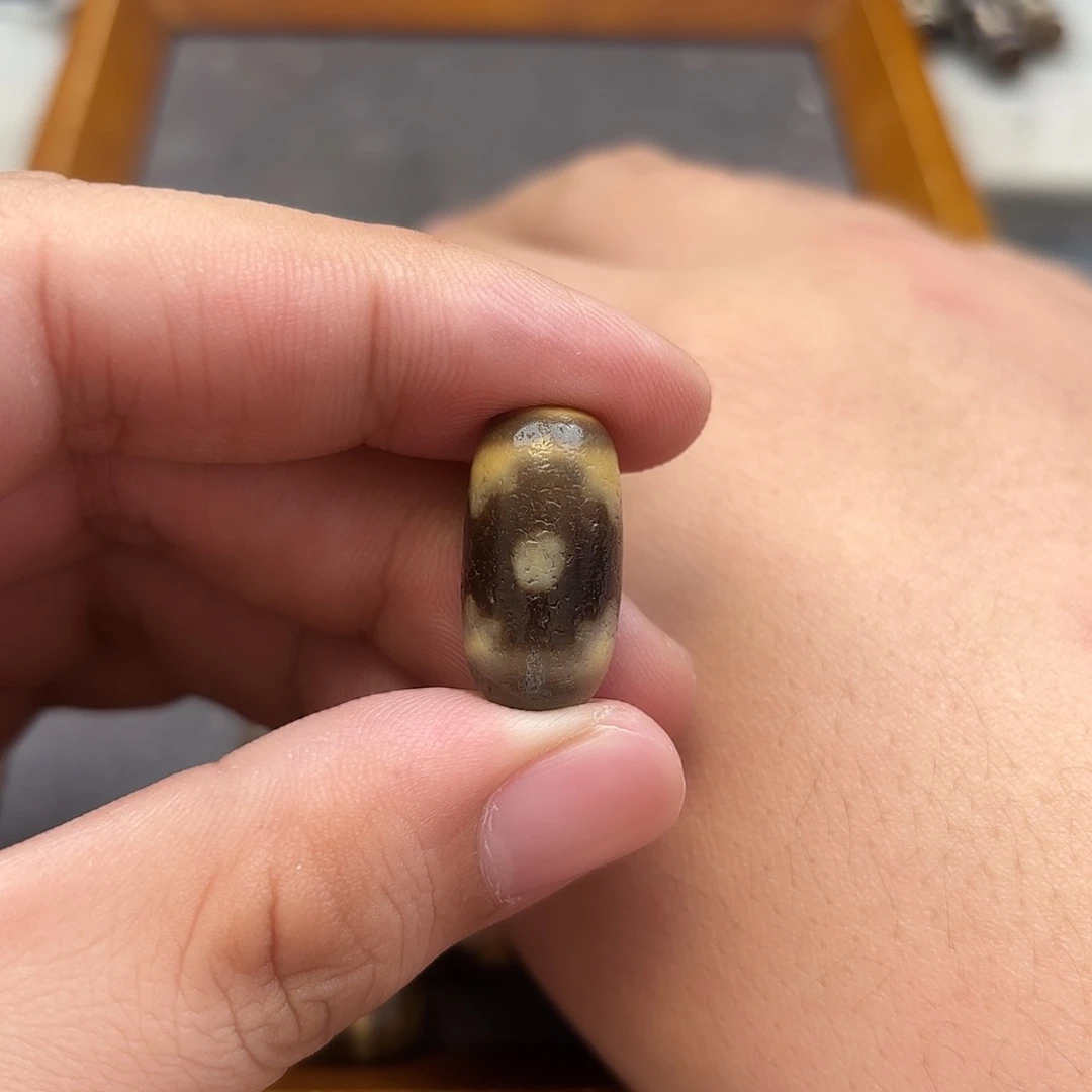涛***旧玛瑙/玉髓未镶嵌珠宝半成品