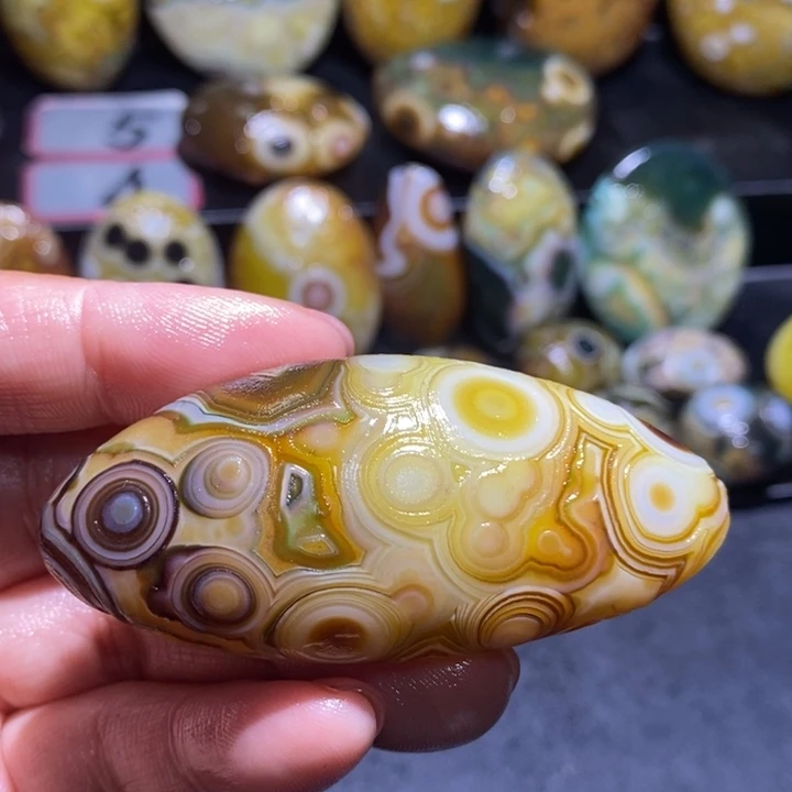 玛瑙/玉髓未镶嵌珠宝半成品49