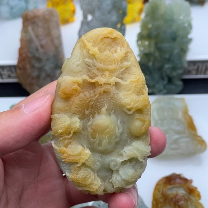 未镶嵌定制翡翠九龙牌