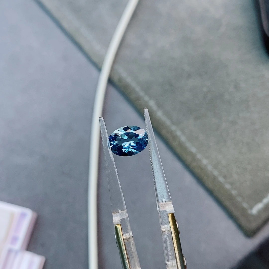 未镶嵌笔搁海蓝宝石1.5ct 超级圣玛利亚