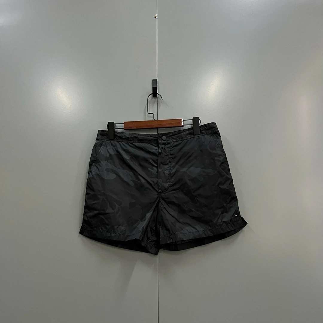 95新 Valentino/华伦天奴 迷彩短裤 46码/fg200621