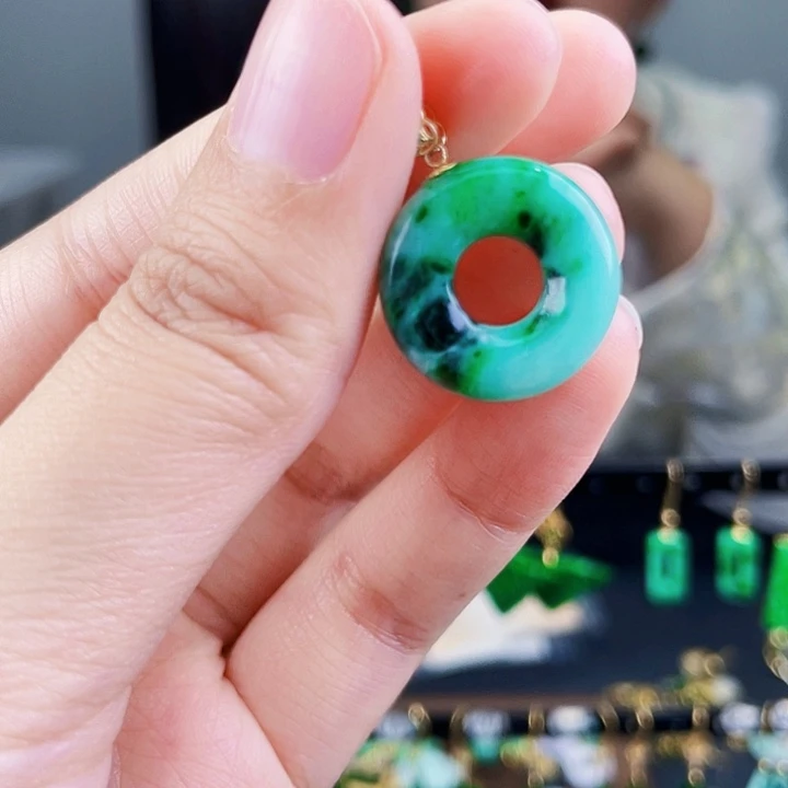 翡翠颈饰18K金镶嵌饰品