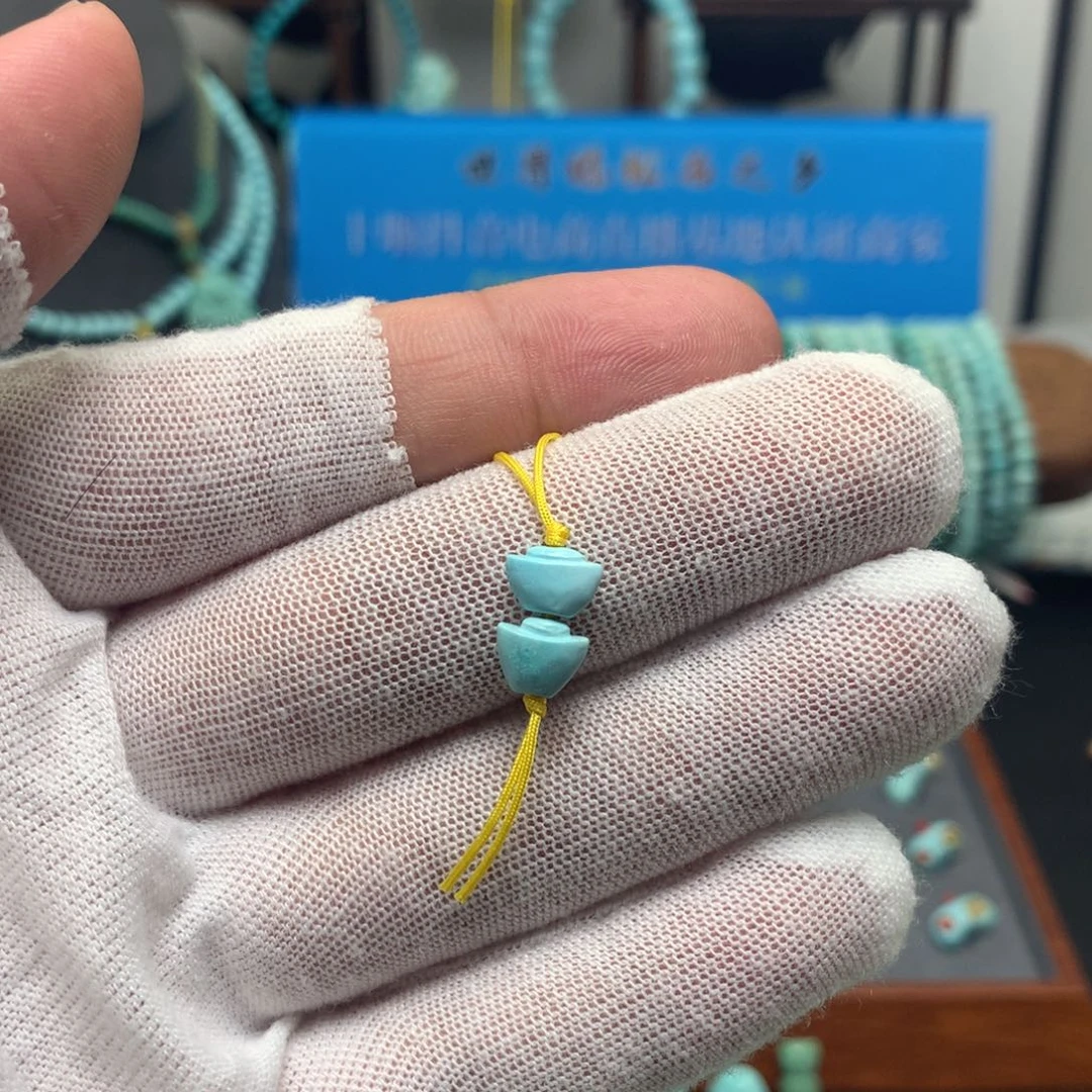 绿松石未镶嵌挂件