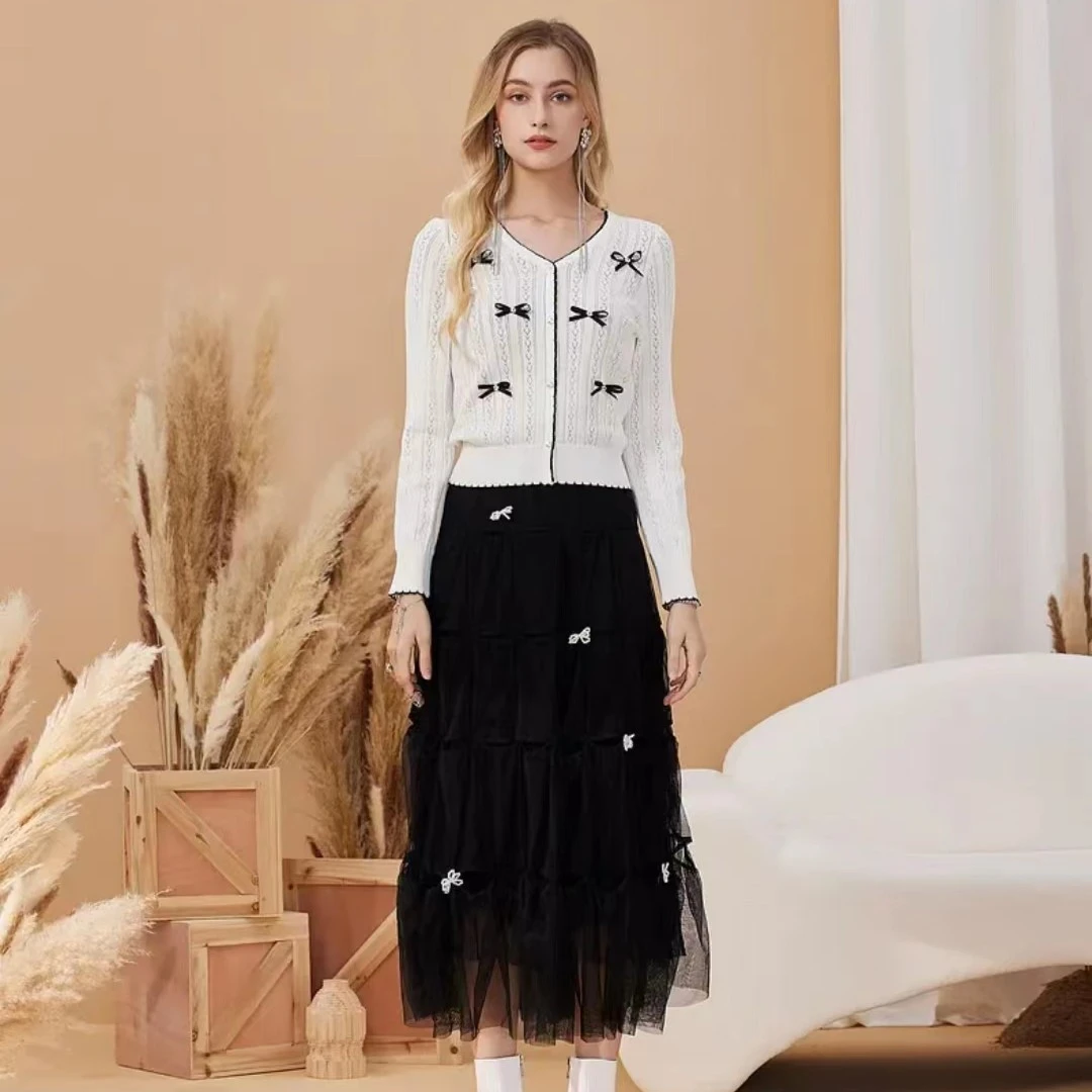 长袖V领子立体蝴蝶结钉珠套头针织衫612310005