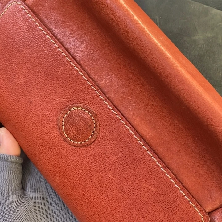 头层牛皮瑕疵单肩包