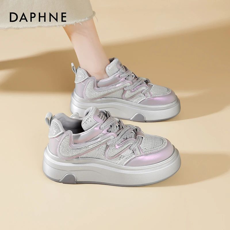 达芙妮休闲运动鞋女鞋2025新款秋季爆款小个子厚底增高鞋百搭板鞋