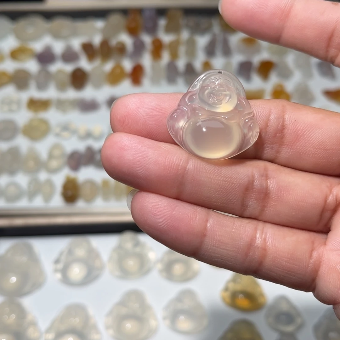 玛瑙/玉髓合金颈饰膨****?