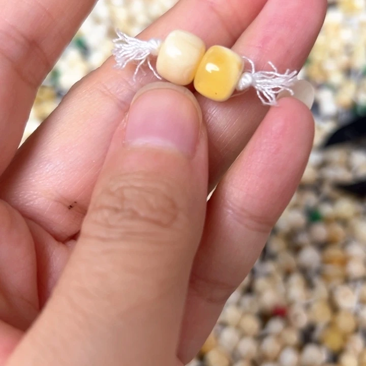 裸石蜜蜡未镶嵌8.7mm一对
