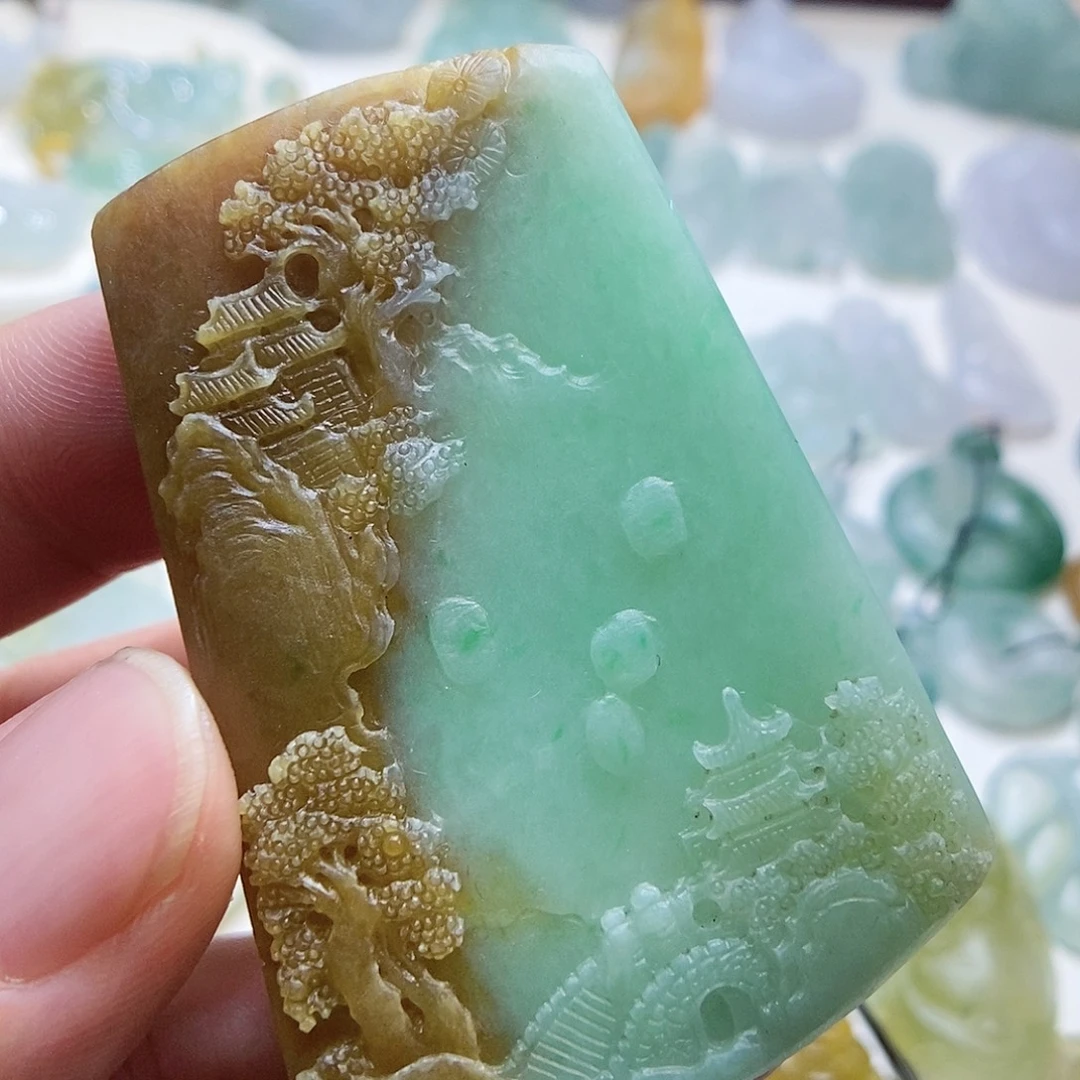 定制翡翠未镶嵌山水