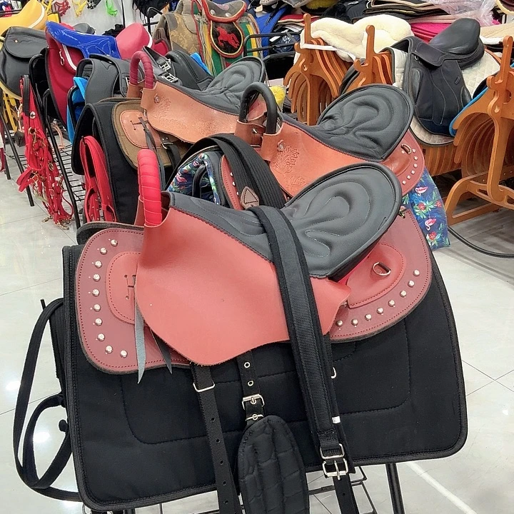 游客鞍配套汗屉一张