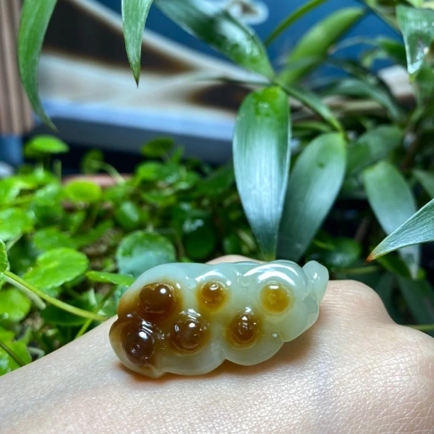 和田玉挂件，蓬荜生辉