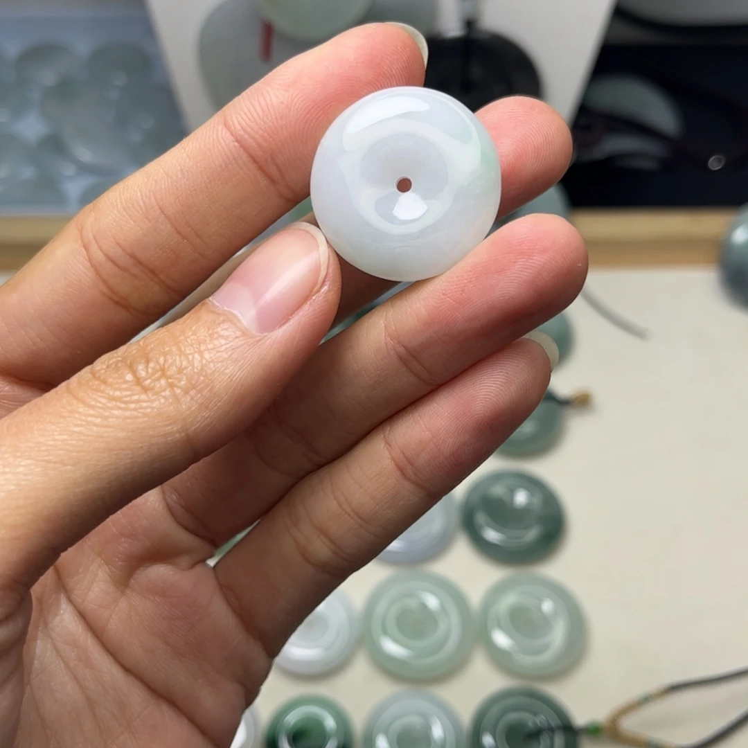 翡翠未镶嵌颈饰天然翡翠Ａ货