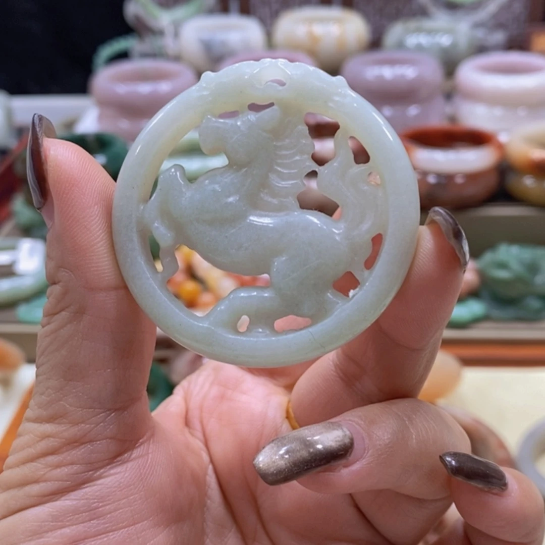 【闪购商品】未镶嵌手镯石英质玉