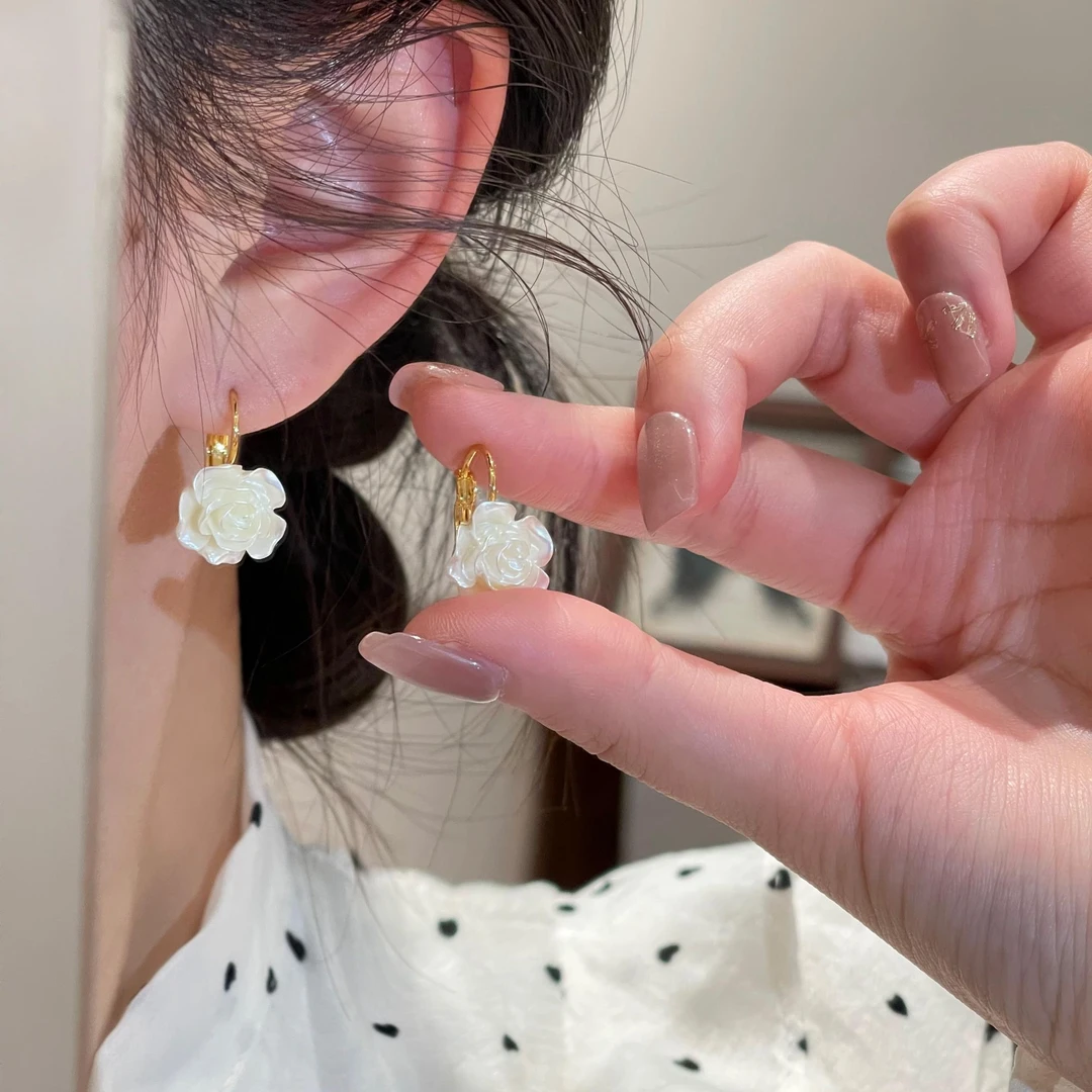 山茶花耳钉精致修饰脸型简约气质甜美百搭R2589