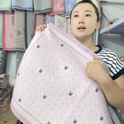 棉纱布粉色点点兔头纯棉