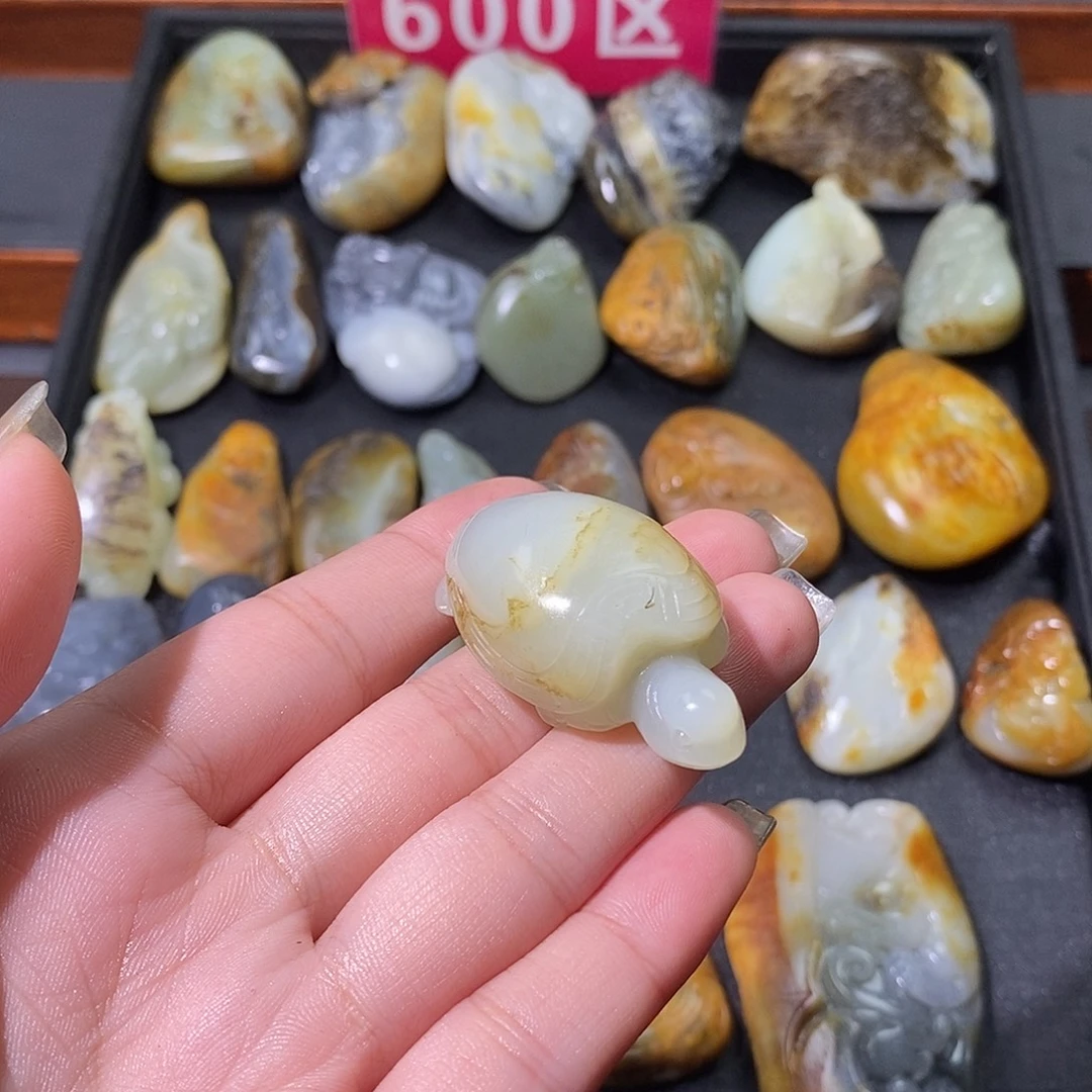 海***哥颈饰未镶嵌和田玉