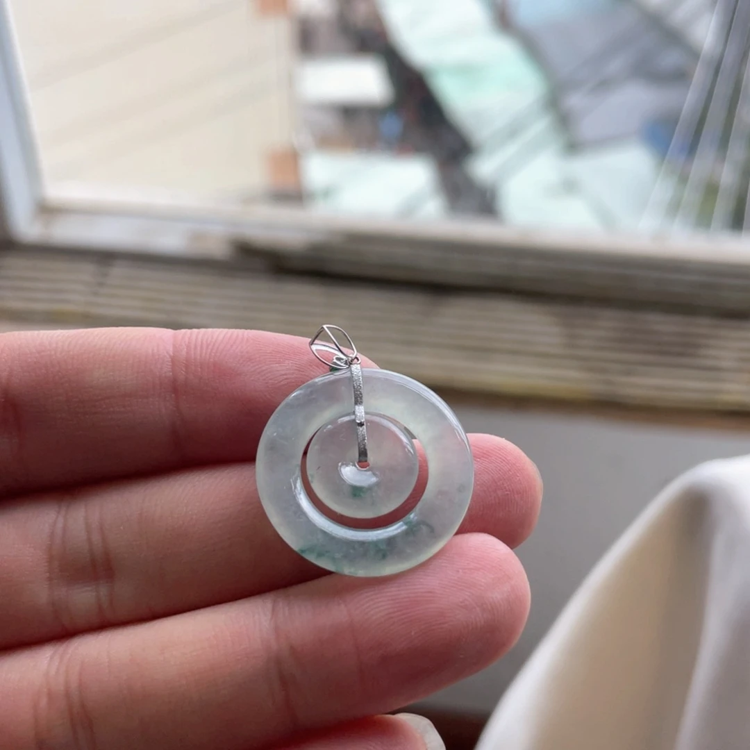 翡翠颈饰18K金镶嵌甜甜圈