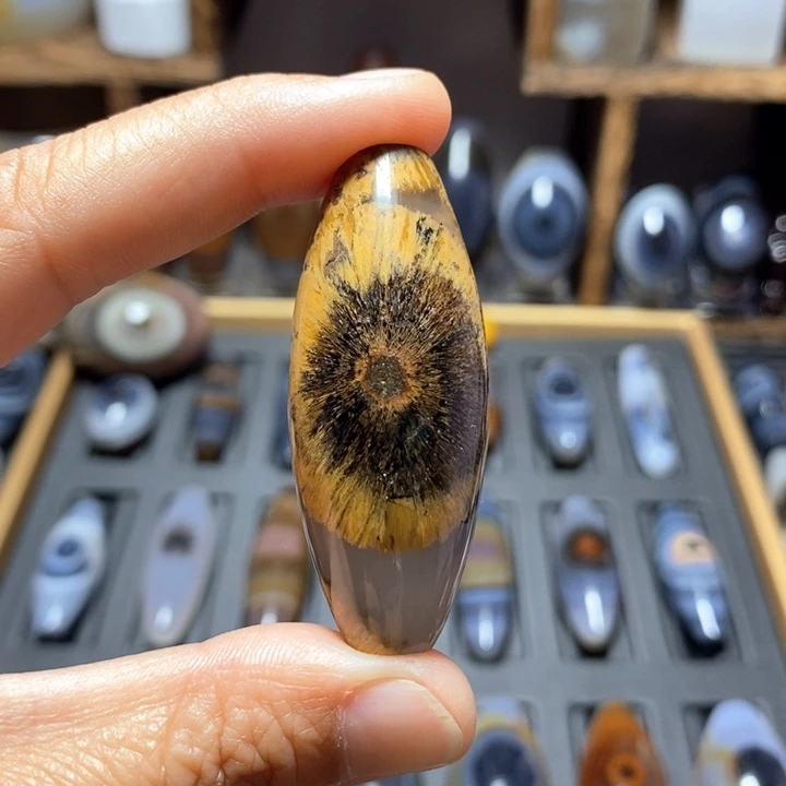 玛瑙/玉髓未镶嵌珠宝半成品