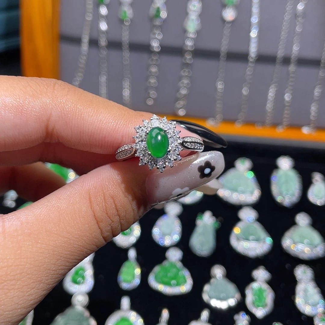 未镶嵌戒指翡翠戒指