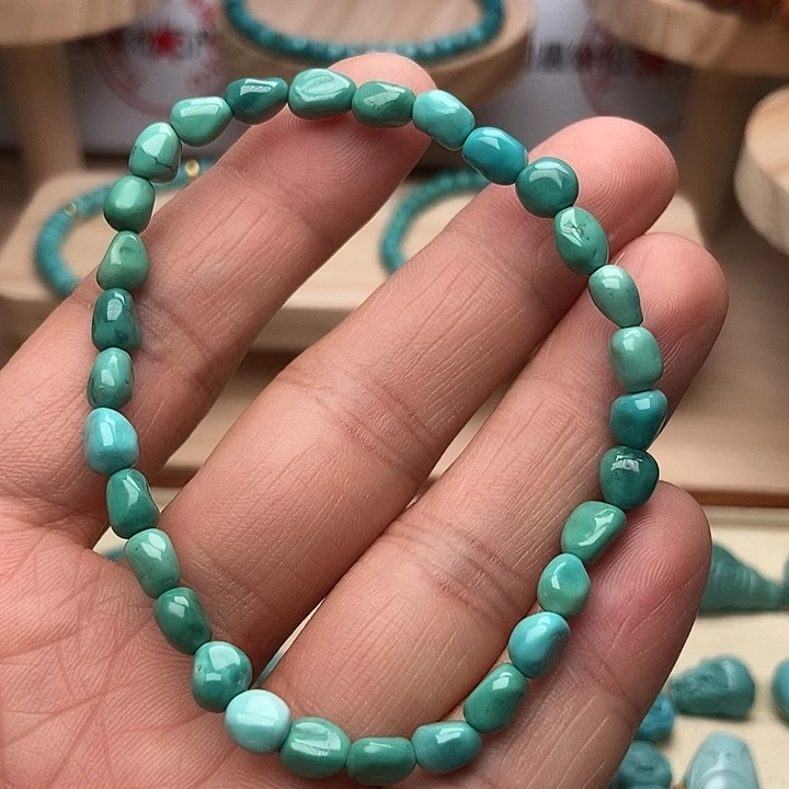 绿松石未镶嵌颈饰