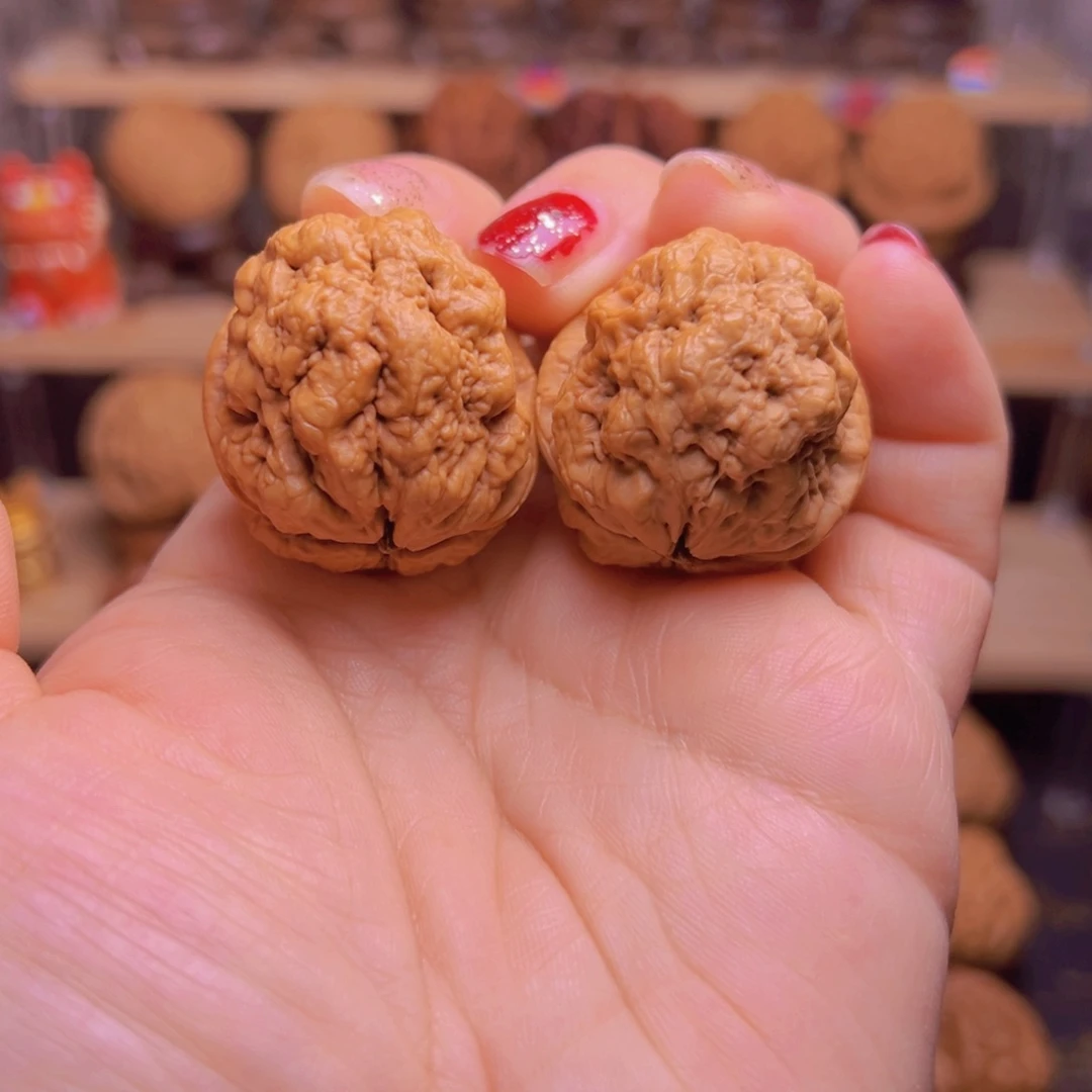 只***衍文玩核桃吊坠1w血舍利34尺