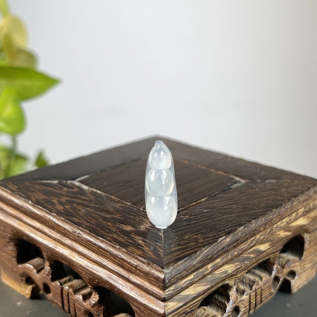 JGB18-03  天然缅甸A货翡翠  福豆