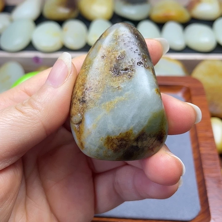 s***y和田玉未镶嵌颈饰
