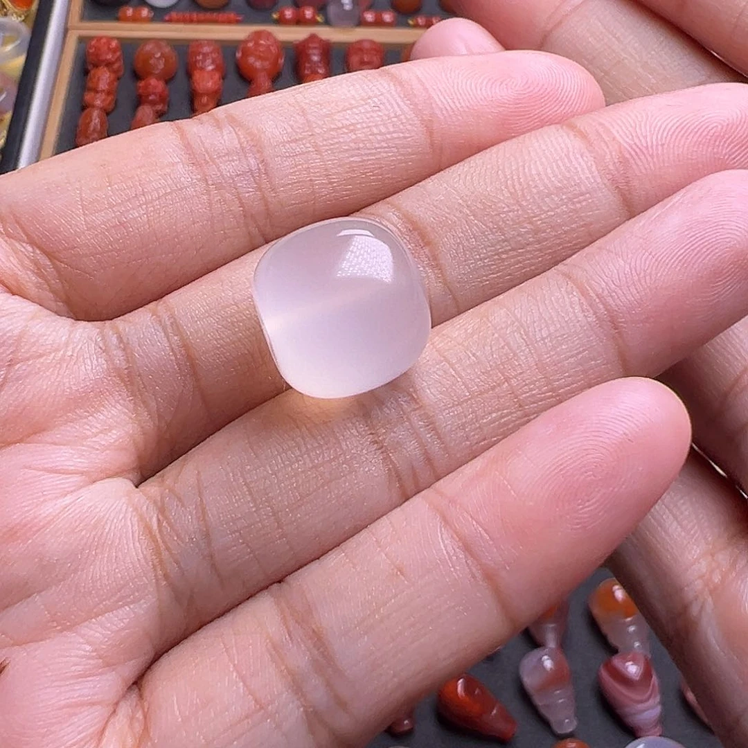 楠***哥未镶嵌玛瑙/玉髓珠宝奇石川料荔枝冻老型福利价