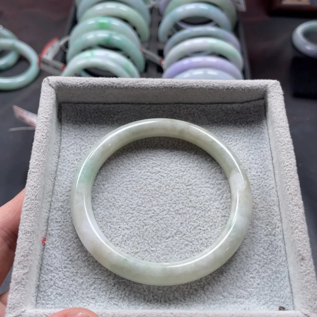 翡翠未镶嵌手镯圆条