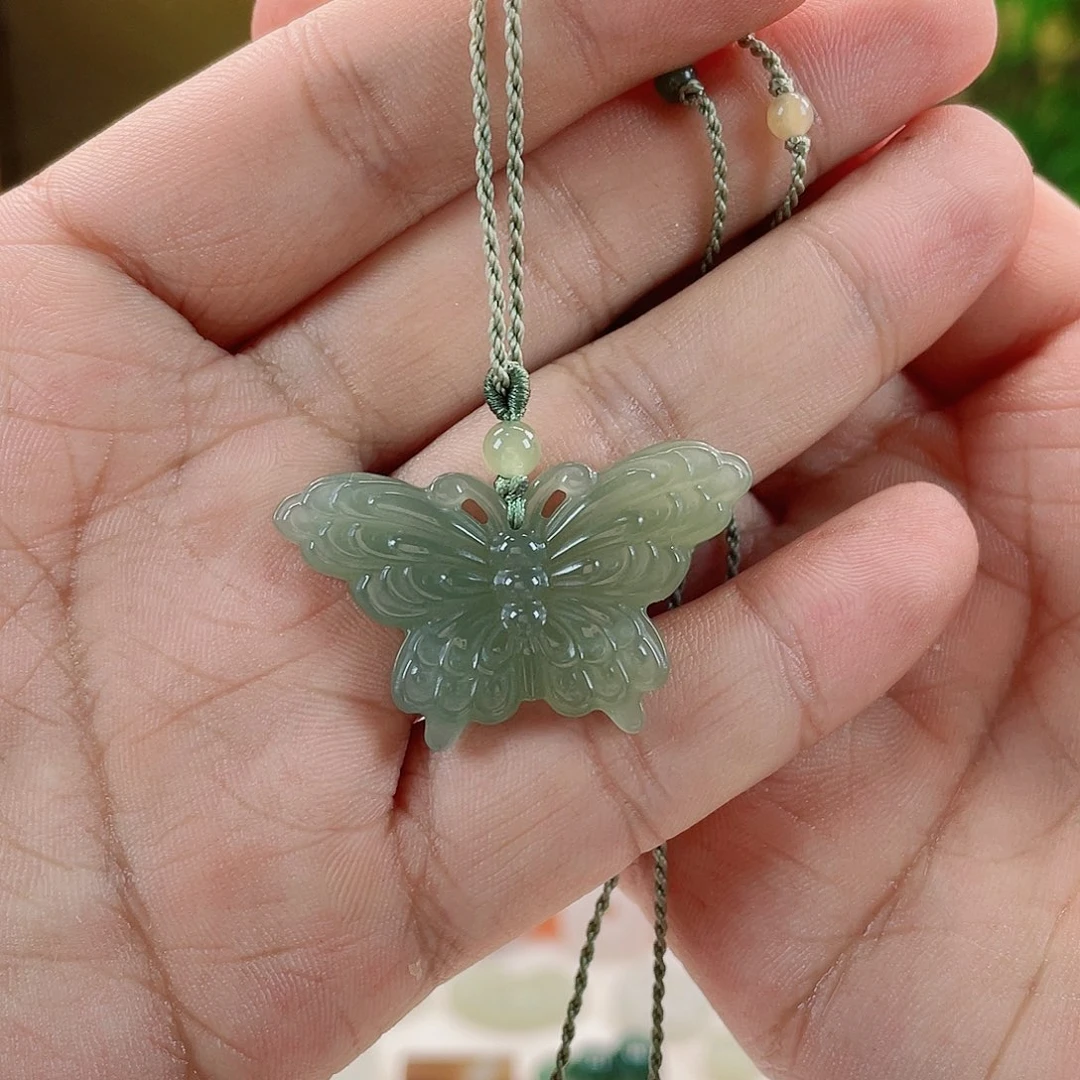 诺***和田玉未镶嵌颈饰