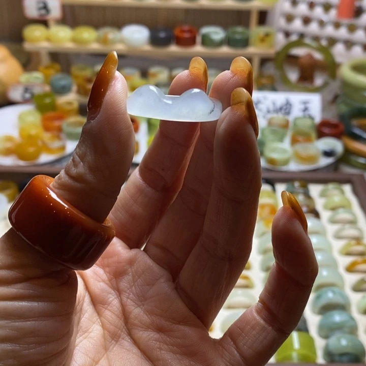 岫玉未镶嵌戒指岫玉精品指环内径 16 到 19 随机发一个