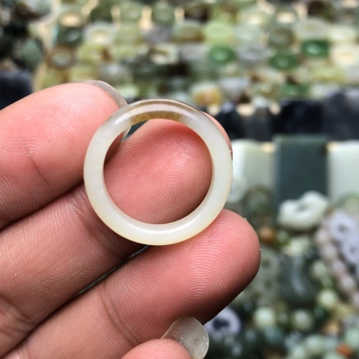 和田玉颈饰未镶嵌崔*彬