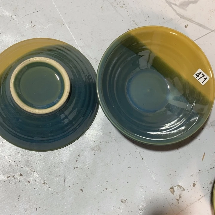 瓷片孔雀蓝大碗23口径面碗两个，底有磕瑕疵