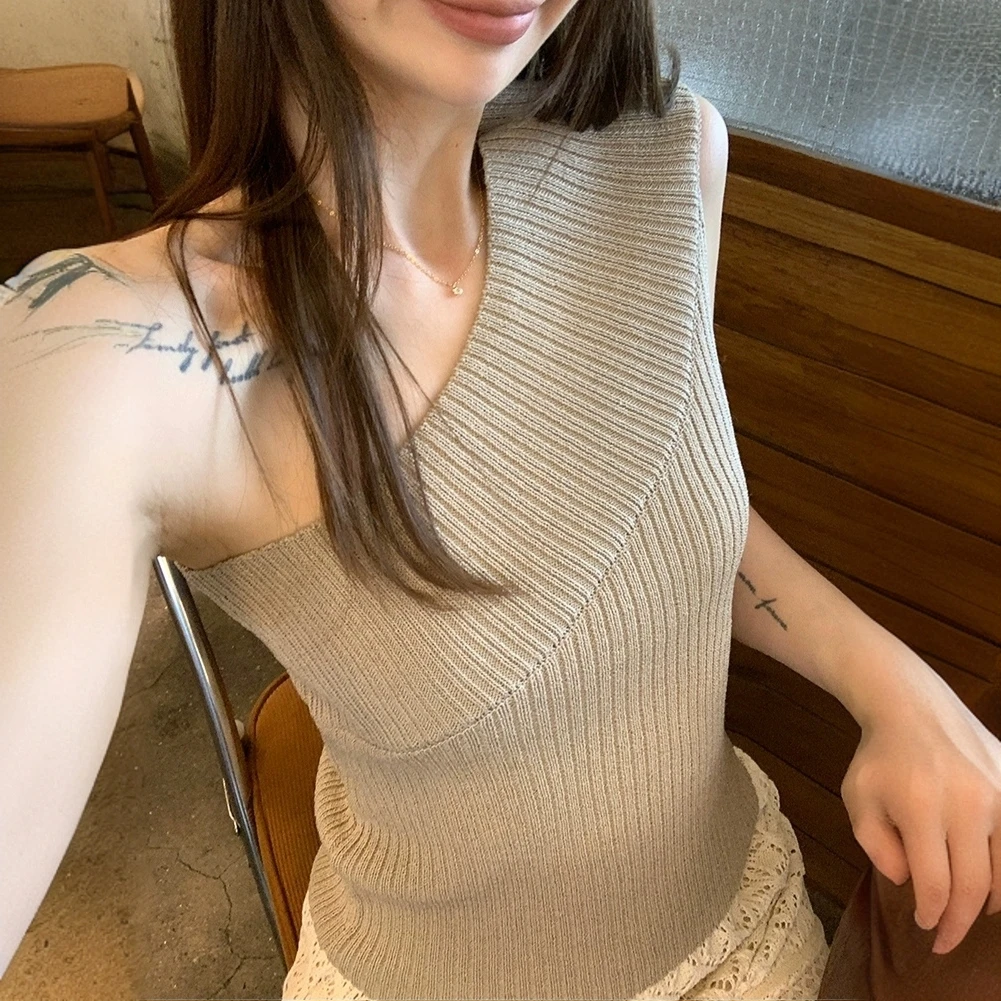 辣妹斜肩无袖背心女夏季轻奢高弹性针织小衫百搭高级感优雅打底衫