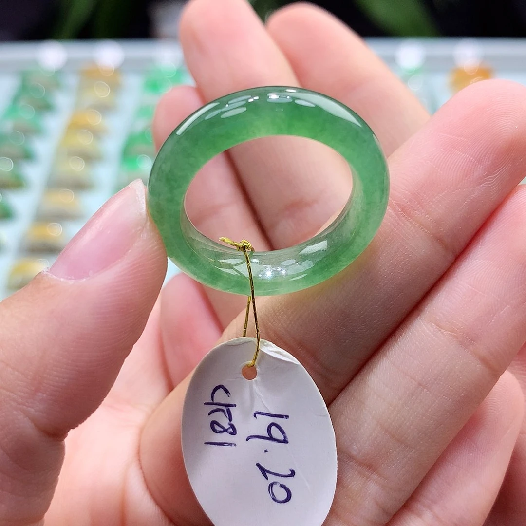 翡翠戒指未镶嵌1920圈