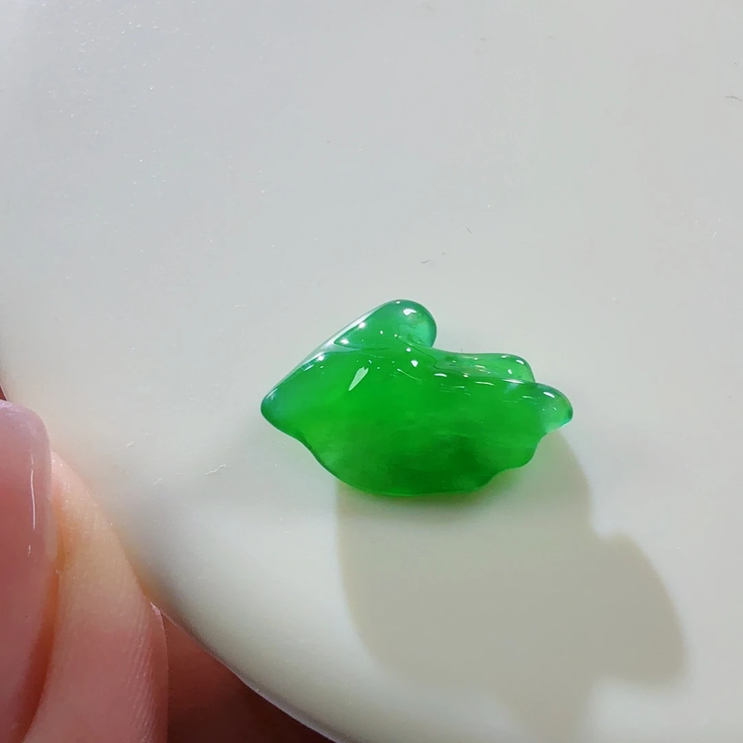 翡翠未镶嵌颈饰裸石