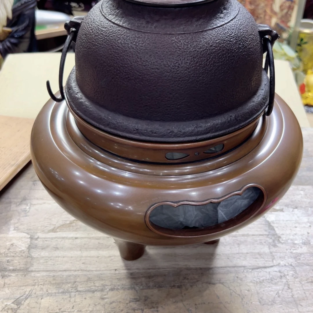 瓷片陶瓷和金属表面上产生