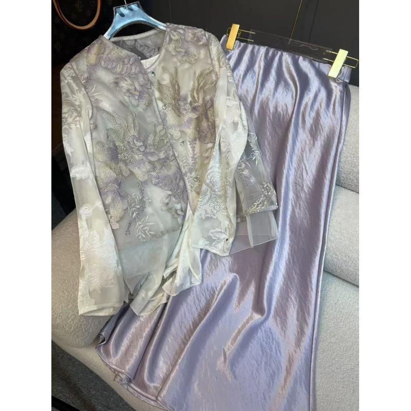 【南油二姐】新中式国风高贵复古时尚刺绣马甲套装2595+8228白+8270