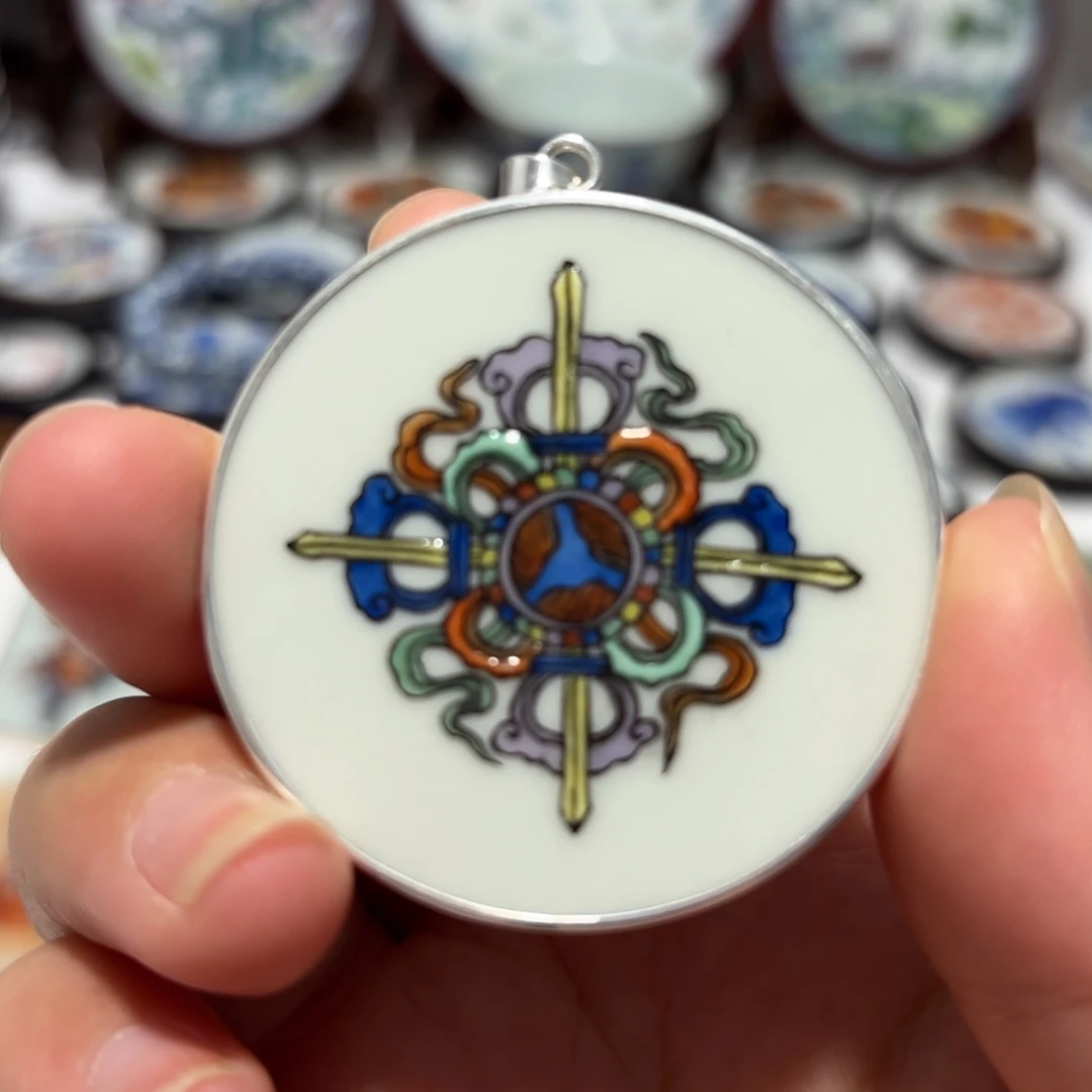 六***回瓷片精品挂件一个