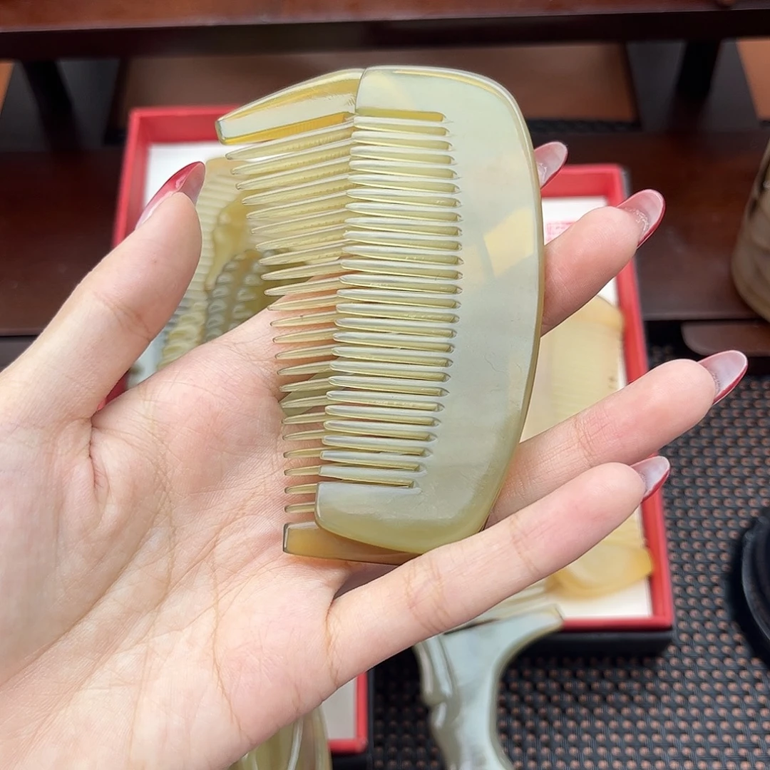 手工制作纯牛角梳子