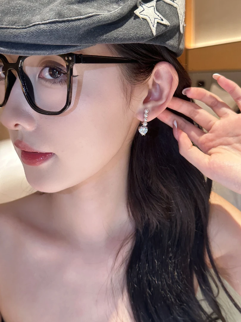 铜合金锆石耳饰 气质时尚精致百搭爆款爱心锆石珠珠耳环耳饰女