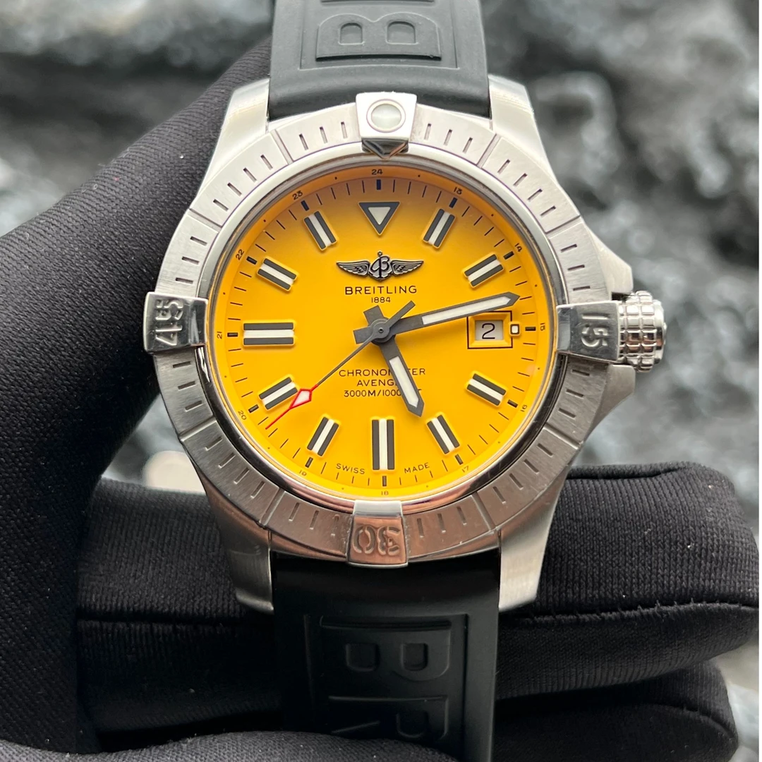 99新 BREITLING/百年灵 百年灵复仇者系列/黄狼/全套/45mm/自动