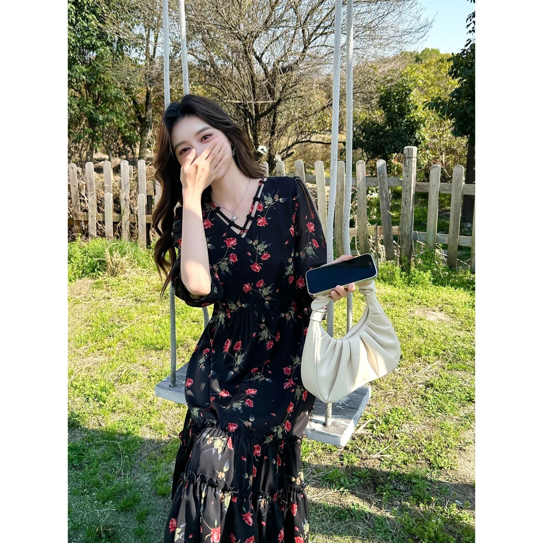 526款-YY圆领边碎花连衣裙女气质百搭显瘦潮款