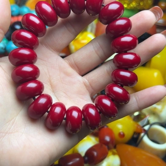 琥珀手串未镶嵌达**珠蜜蜡