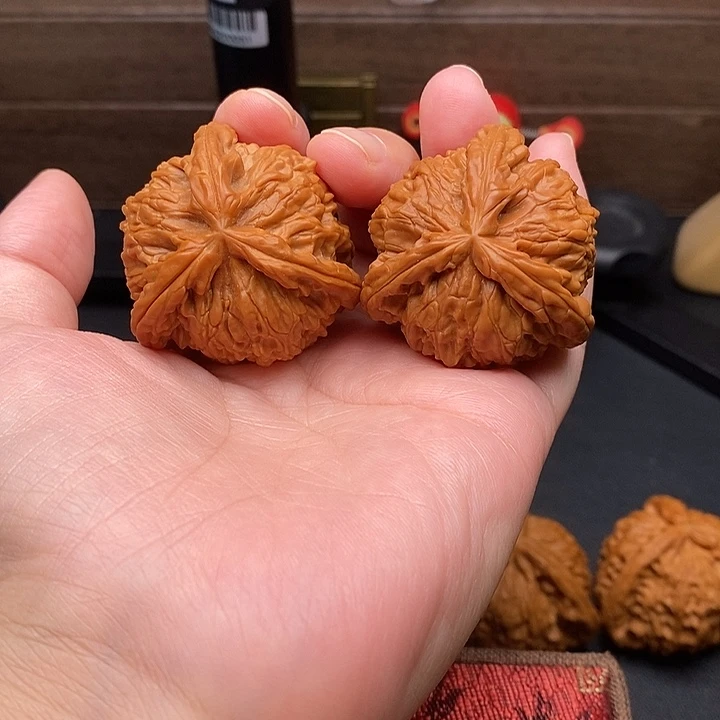小***福把件文玩核桃白奔