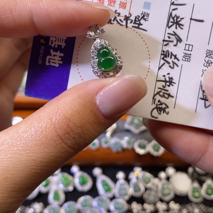 【闪购商品】翡翠颈饰未镶嵌天然