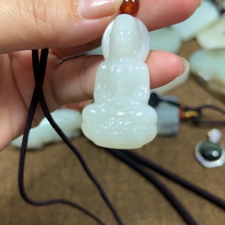 颈饰未镶嵌和田玉